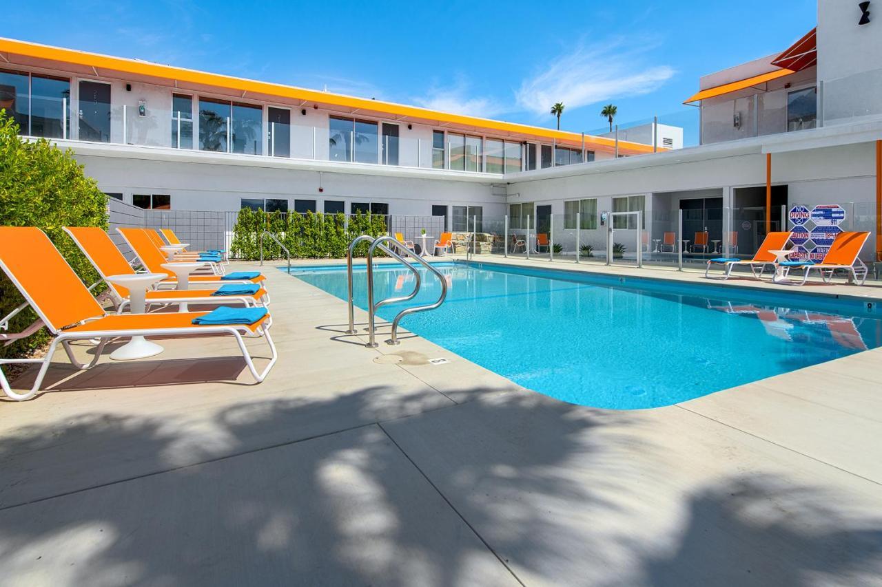 The Twist Palm Springs Hotel ภายนอก รูปภาพ